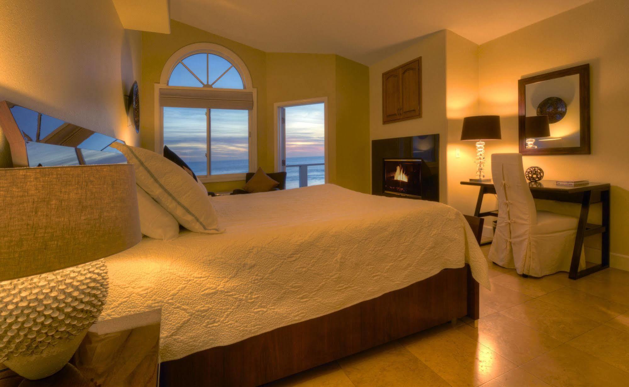 The Oceanfront Stay On Miramarbeach Hmb El Granada Kültér fotó
